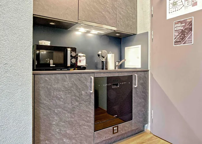 Bank House M 302 - Griwa Rent Apartment *